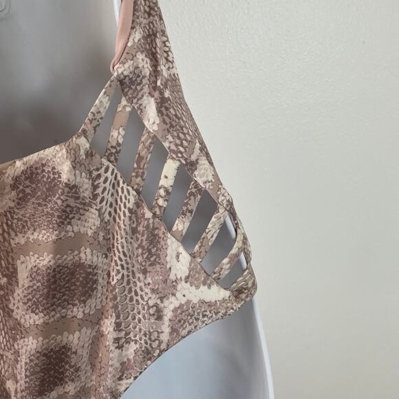 Vitamin A Bianca One Piece Swimsuit Womens Small Pink Snakeskin Reversible New - Picture 3 of 11
